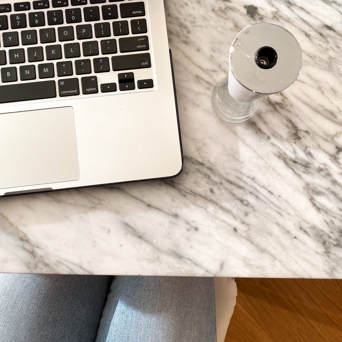 hellofend's tweet photo. FEND team member Jami likes to keep her FEND on her desk. Show us where you keep yours using #goFEND. https://t.co/4orQpsNTxW