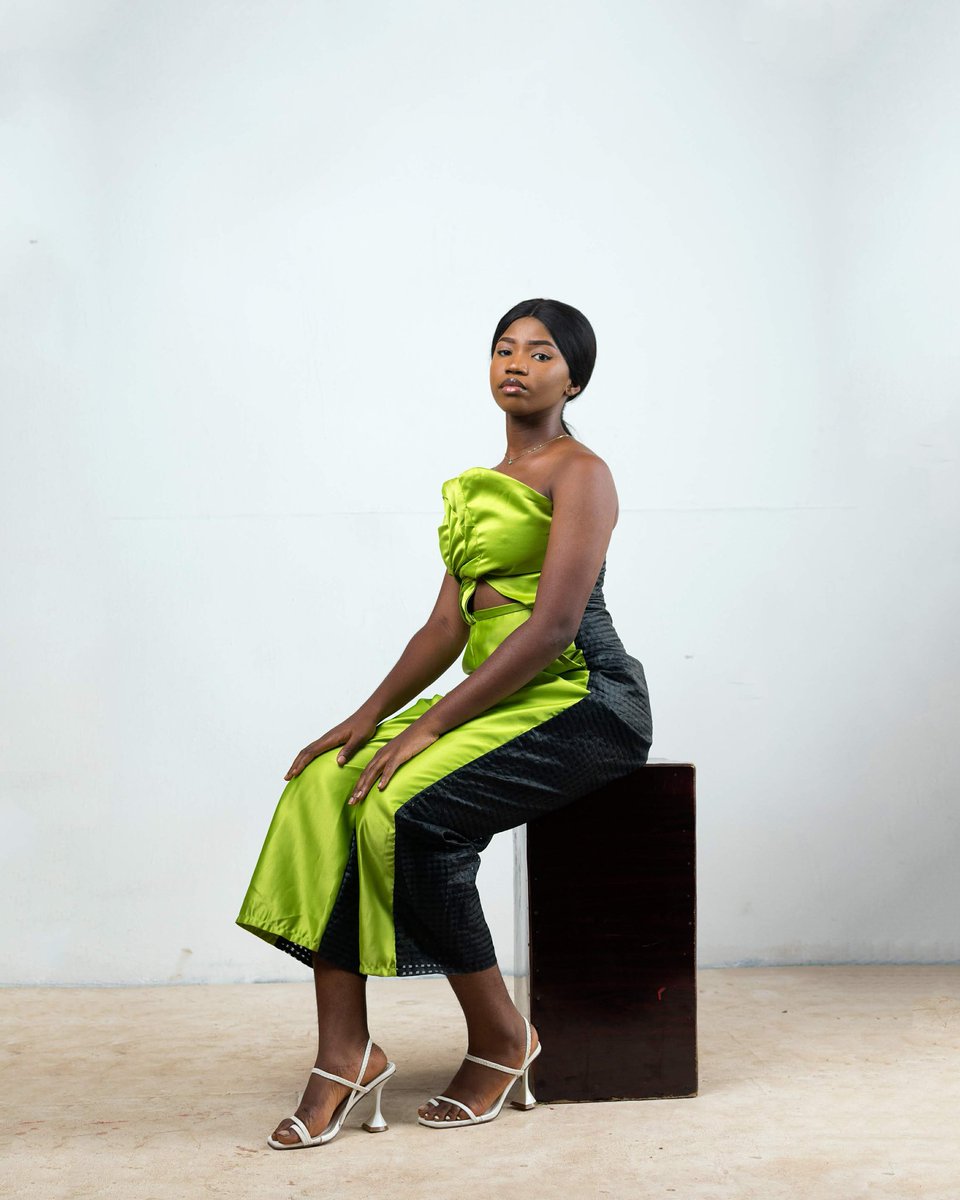 STYLRAPY's tweet photo. V U L N E R A B L E
Look 4
Drape-Tube Mixed Print Jumpsuit
To order, visit the website link in the bio
Or please kindly WHATSAPP +2348026367383
#stylrapy
#style
#therapy
#ethicalfashion
#sustainablefashion
#lagosfashionweek
#blackownedbusiness
#blackowned
#explorepage https://t.co/yrzbGmbw0m