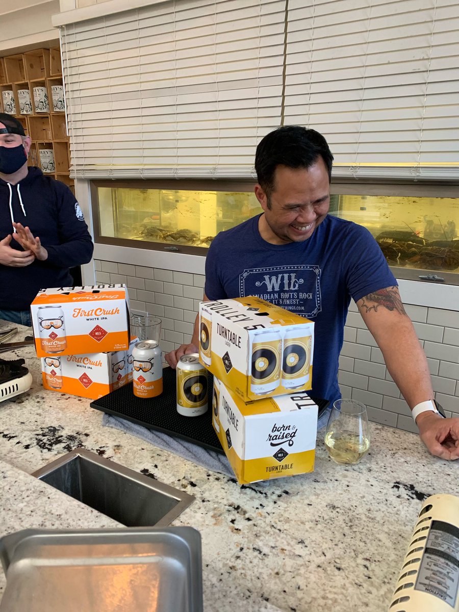ErnieTsu's tweet image. Virtual Pairing dinner with @RodneysCalgary . Thanks for having us here from @Trolley_5 as it feels great to be smiling again :) #collaboration #virtualdinner #aha #supportlocalyyc #yyc