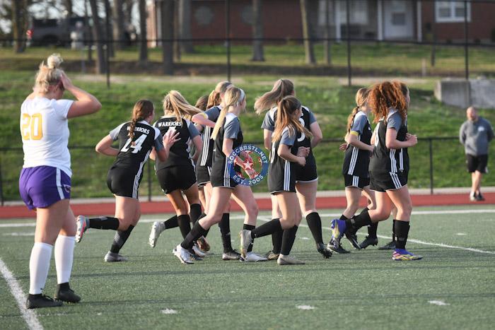 SoccerSTL's tweet photo. Final: @FHSladywarriors wins 2-1 over @RKKougarSoccer on a goal with 28 sec remaining https://t.co/2iwQRDBPdA