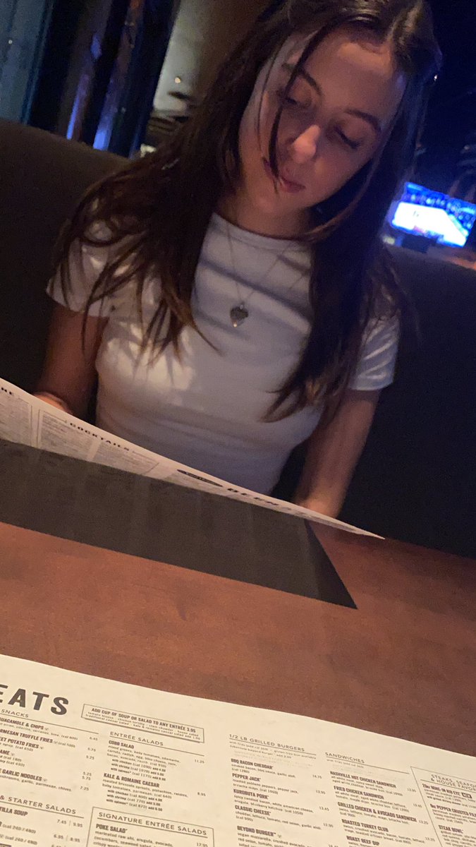 TwitchAv's tweet photo. On a date spam my notis so she thinks I’m famous 💯 https://t.co/JS9Cox3MmN