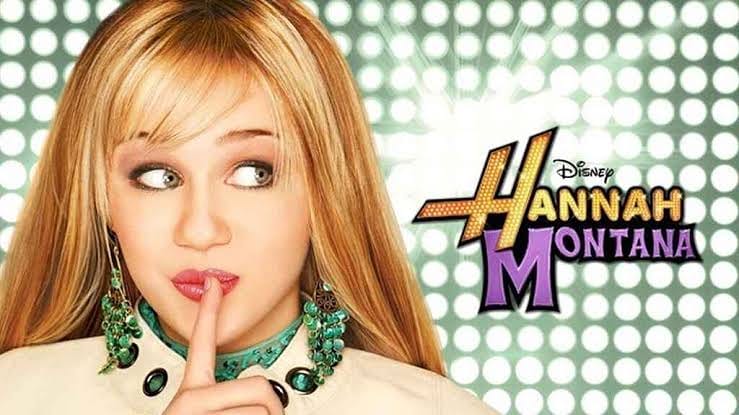 Hoy se cumplen 15 años del estreno de #HannahMontana en <a href="/DisneyChannel/">Disney Channel</a> 

¿Quién es fan? 😎💜