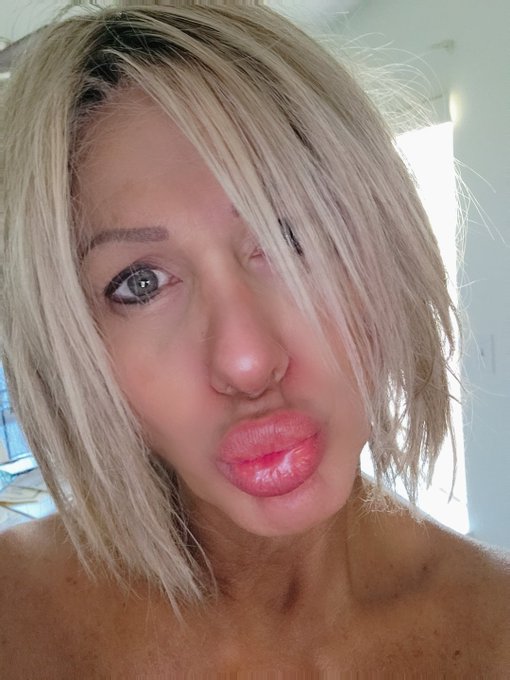 If you love me, 💘you'd go check out my https://t.co/r78YYVFlio  🌻 https://t.co/G6aUuApxt7<a href="/tag/flashback"class="tags"><span>#flashback</span></a>