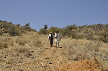 ChicagoVRBO's tweet photo. A10 Africa, #walkingwild, just @greekvacations & I, a local guide, giraffes, a rhino, a few baboons and a fabulous sundowner surprise at the end of a full day of hiking. #africa #safari #FoodTravelChat https://t.co/KShC2mjMyX