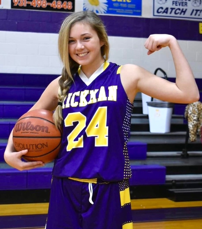 HowieSomp's tweet photo. Get your popcorn ready when you come watch this rising star, Ellie Butler (Rickman). Come see why Ellie (WEST All-Star) led her team to 2  STATE CHAMPIONSHIPS, was All State Tourn., avg over 18pts/gm and scored 1,189 career pts! Tip @ 6:30 tom. @ Knox Catholic. Boys @ 7:45 https://t.co/5JXLH1nga1