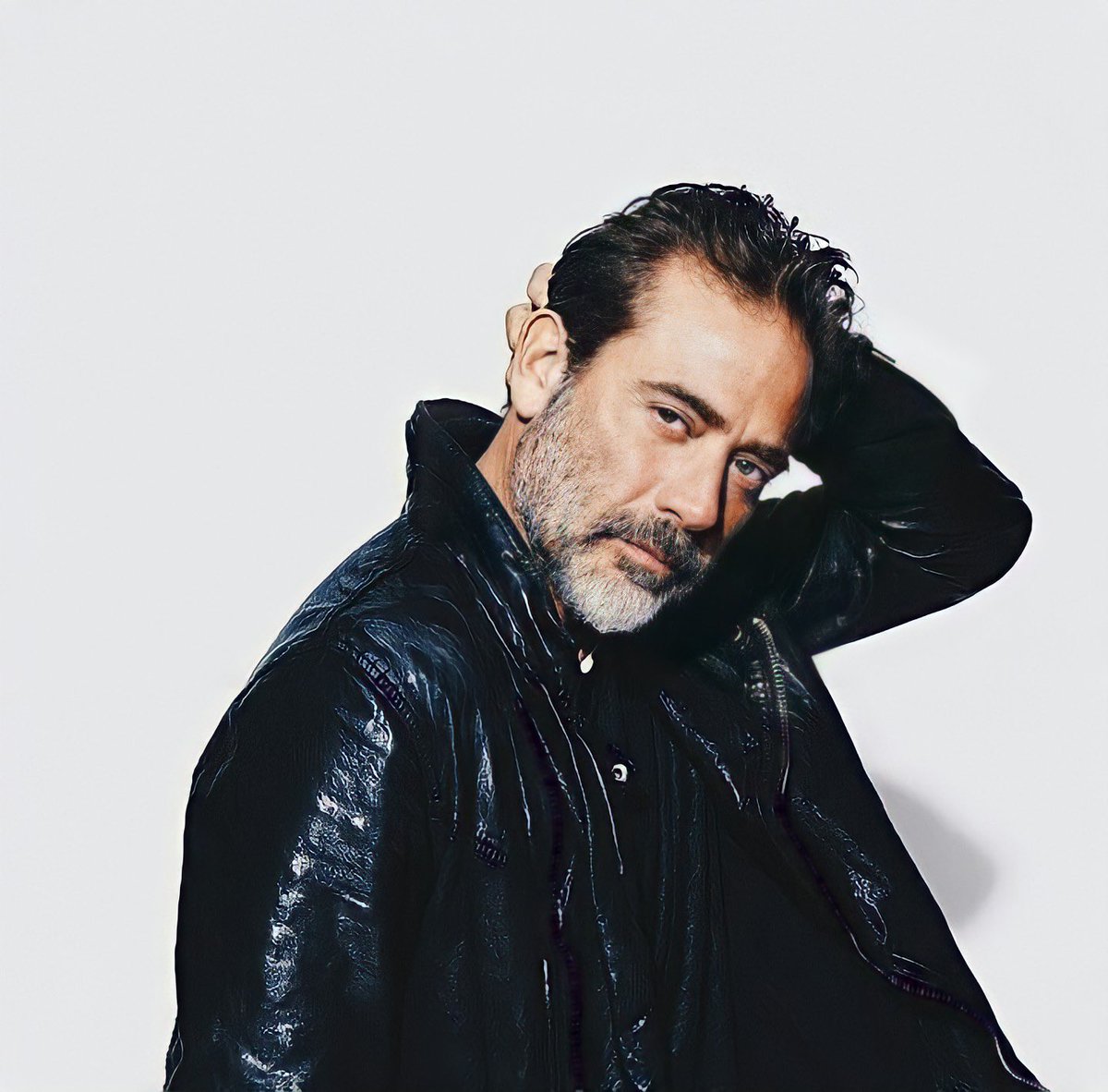 criebabycancer's tweet image. I could never have a crush on an older ma-.......