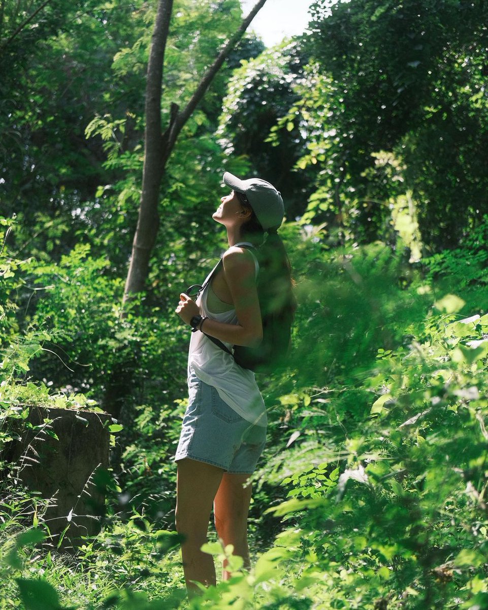 GIRLSINF4's tweet photo. lets go back to nature🌿🌲
#mariaehren #marialynnehren https://t.co/eCujux4fZ6