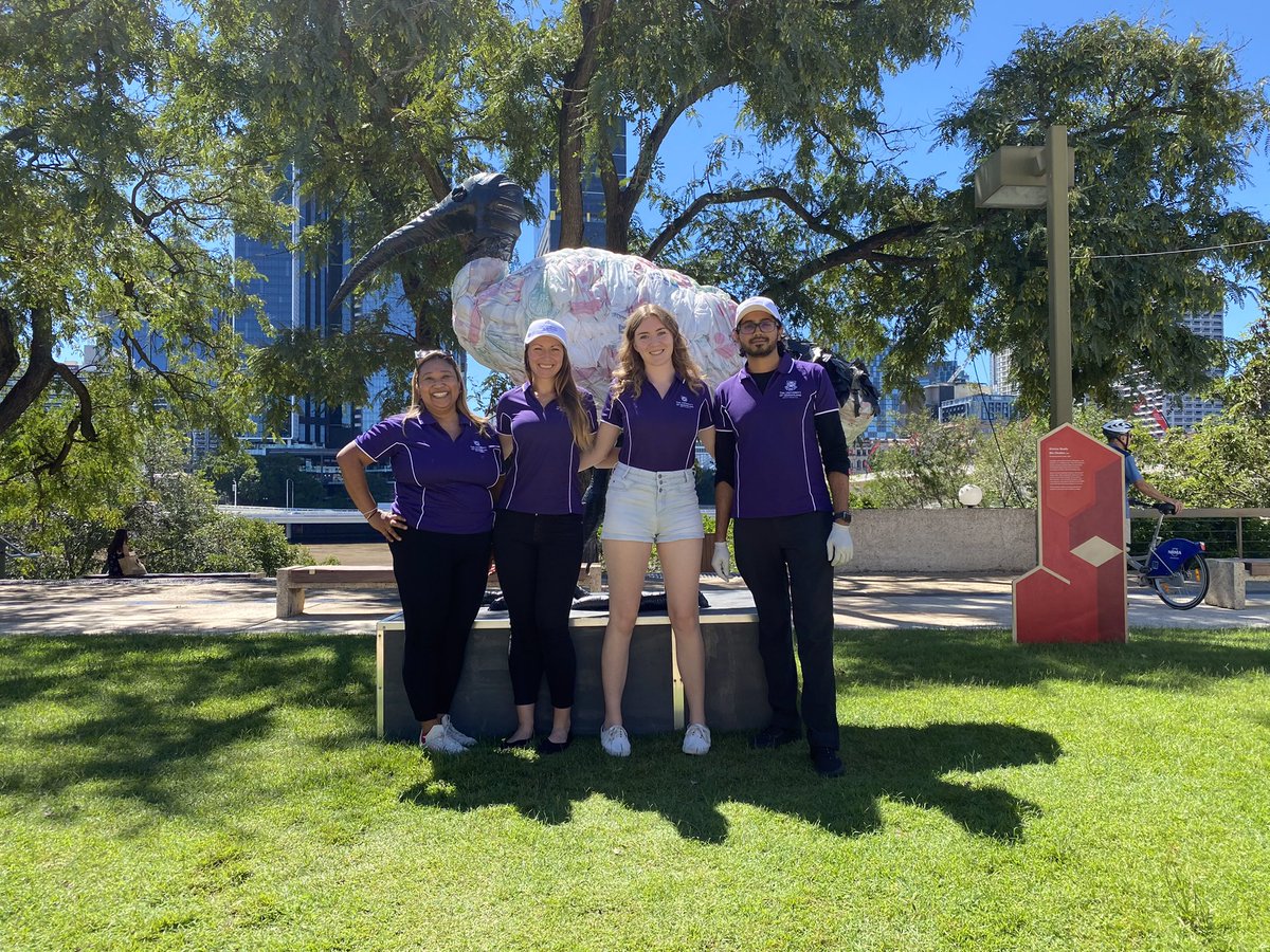 starobova's tweet photo. Join us at the Brisbane Science Festival at Southbank and find out more about our #soilsforscience program @IMBatUQ @UQ_News @SensoryNeuroph1 #worldsciencefestival we are right next to the bin chicken https://t.co/G1GTrnXUN6