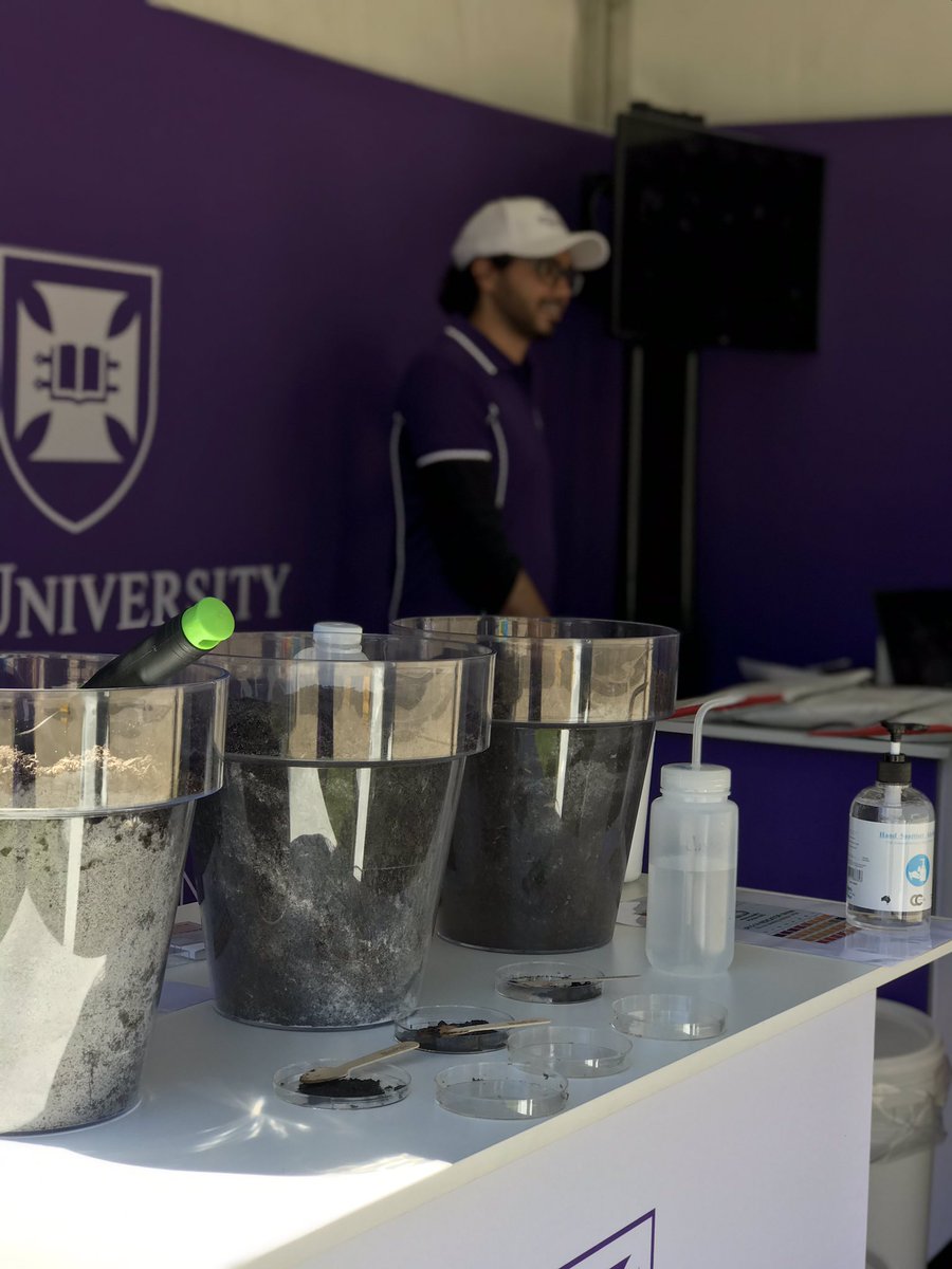 starobova's tweet photo. Join us at the Brisbane Science Festival at Southbank and find out more about our #soilsforscience program @IMBatUQ @UQ_News @SensoryNeuroph1 #worldsciencefestival we are right next to the bin chicken https://t.co/G1GTrnXUN6