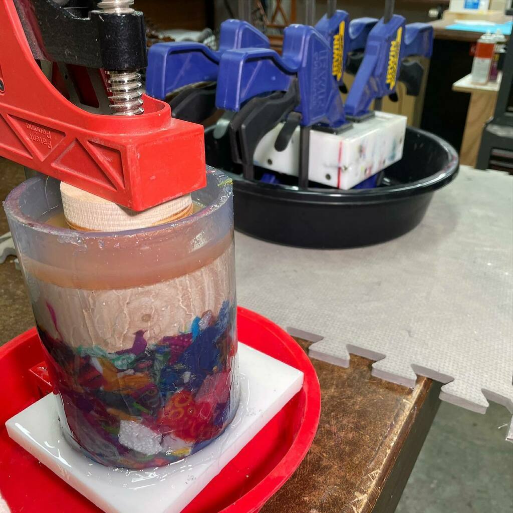 Resin_Werks's tweet image. Squishy fun!! Hope these blanks turn out good!! 

#experiments #makingamess #funwithepoxy #alumilitedeeppour instagr.am/p/CM0oBpcDQaZ/