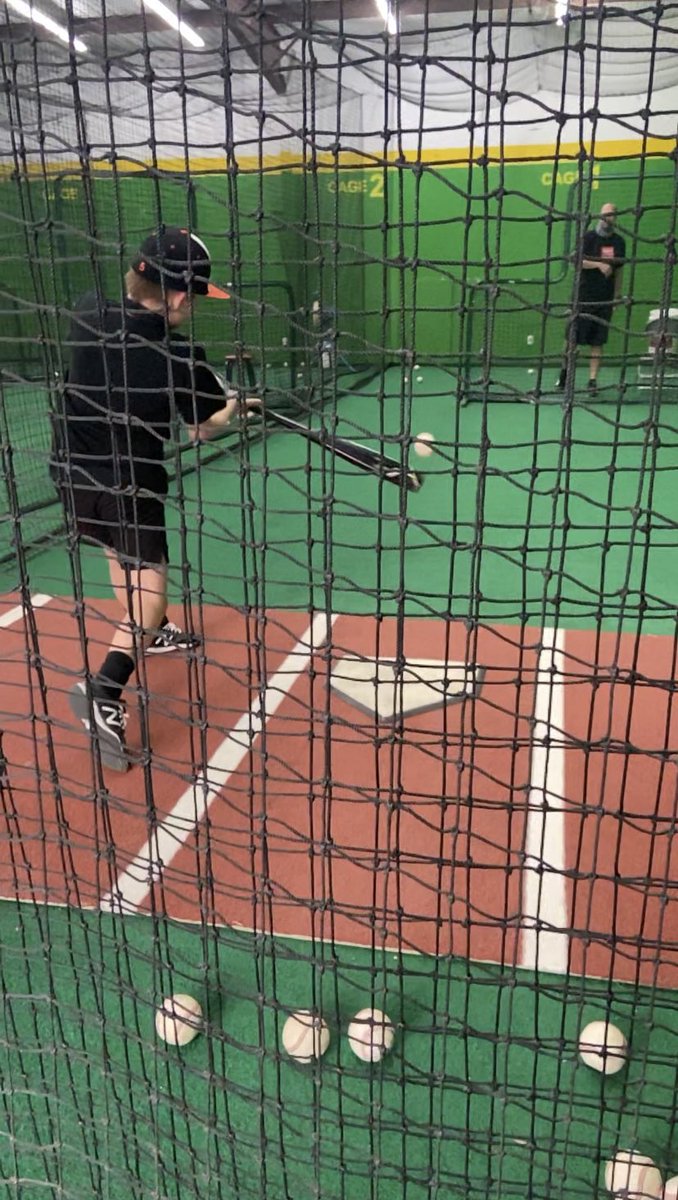jmorgan1313's tweet image. Its #SpringBreak but Gavin is still putting in the work. He was outside with the throwback net at 8:30am today. Then we got in some bullpen and infield work this evening before a hitting lesson with #SteveHacker. Season starts on Tuesday! @Rawlings_Tigers #GoTigers