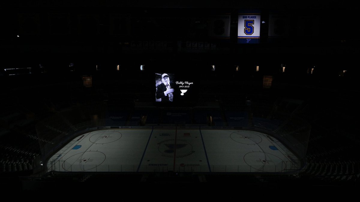 StLouisBlues's tweet image. Tonight we shine a light for No. 5. We’ll miss you, Bobby. #stlblues