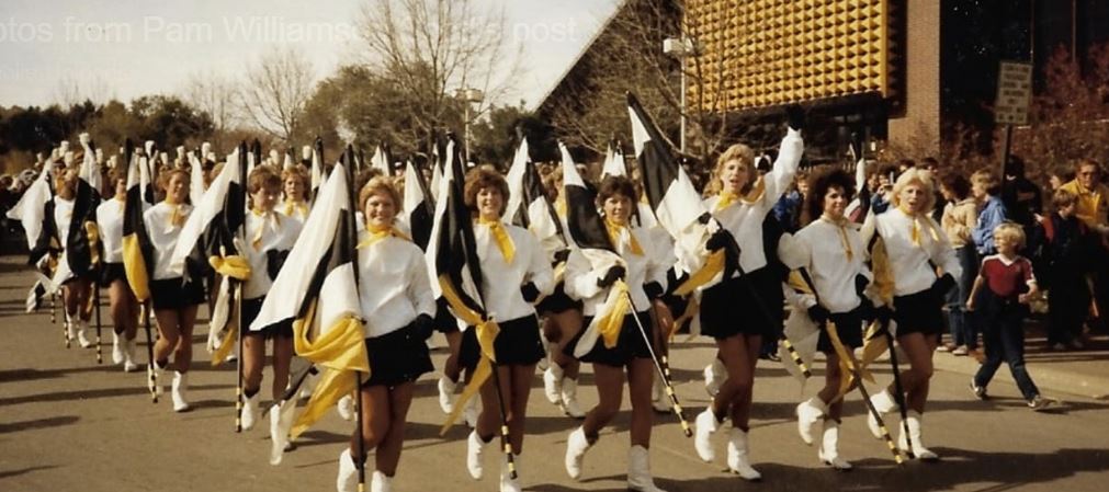 uiowaalumni's tweet photo. Our LAST 4⃣ photo challenge winners! Congrats @SherryMarek, @lajesspadilla, @abiramesh3, and @paul_bellus. They chose to support @HawkeyeBand, @UIStudentLife, Iowa Debate, and Iowa Honors. Thank you to everyone who posted photos today! #1DayForIowa https://t.co/JaOwWQTR9z