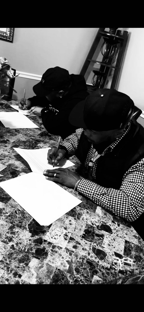 TheSuperiors's tweet photo. Signed our first publishing deal today 🌎🌎🌎📝 https://t.co/oUfvkD9Qkk