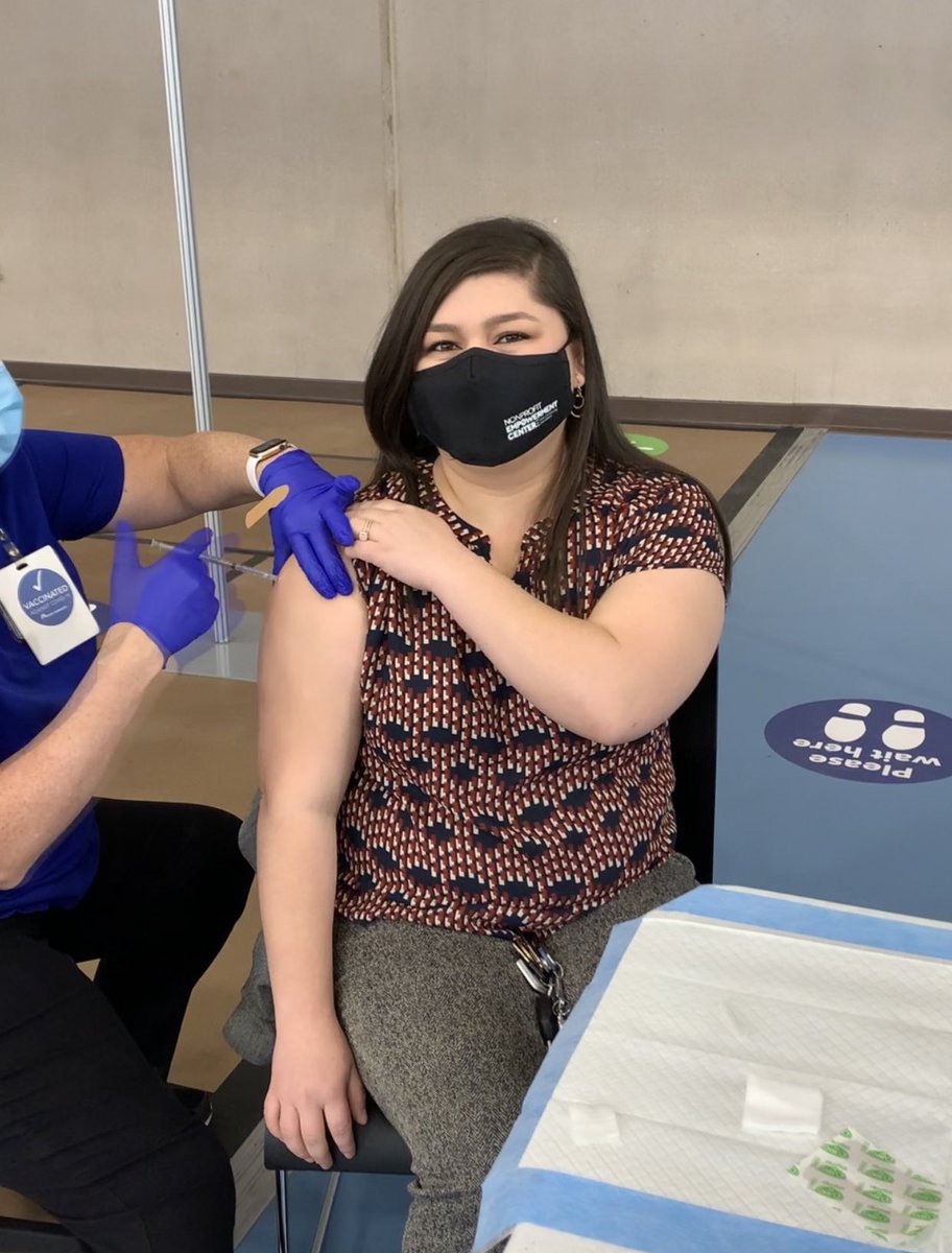 criscamacho__'s tweet photo. CSU Bakersfield Vaccination Hub ribbon cutting. Grand opening will be Friday, March 26. This Hub will be open 7 days a week from 8am-6pm for the next thirteen weeks. Schedule your appointment TODAY at https://t.co/KIvK6xSl9P. #covidvaccine #csub #togetherwecanslowthespread https://t.co/9E4bw8UkGA