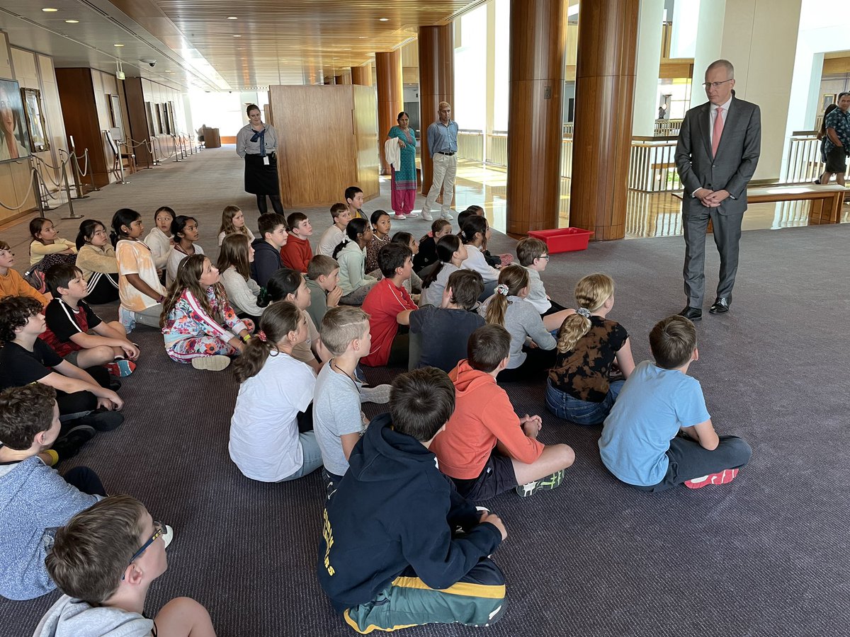 Meeting <a href="/PaulFletcherMP/">Paul Fletcher</a> at Parliament House. #wahroongaproud