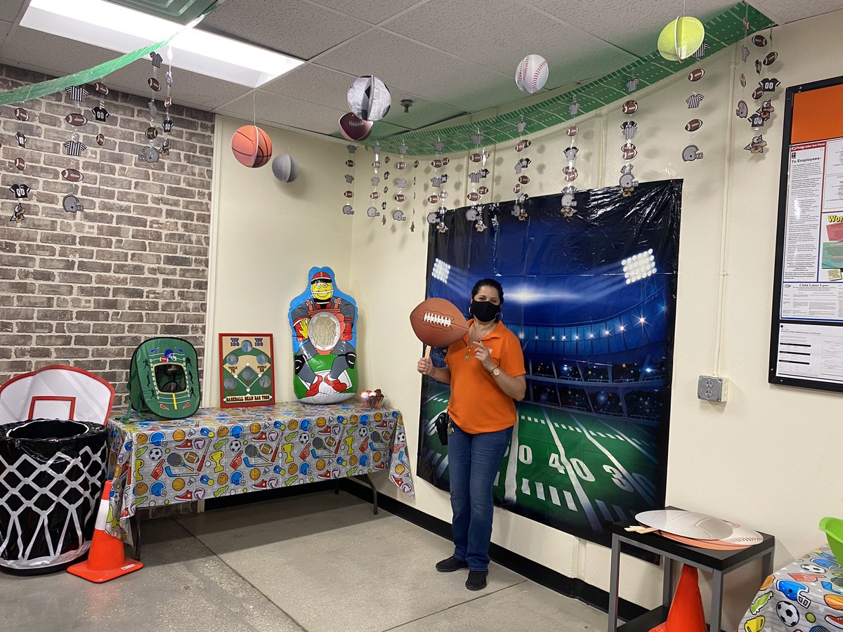 Samantha_6376's tweet photo. #hd6376 Touchdown🏈 Goal⚽️ Homerun⚾️Score 🏀~We’re ready to celebrate our success!!! 🤑 #successsharing #sports @steven_magloire @KarissaKelly18 @0221_Tony https://t.co/Z0XHajXn8Z
