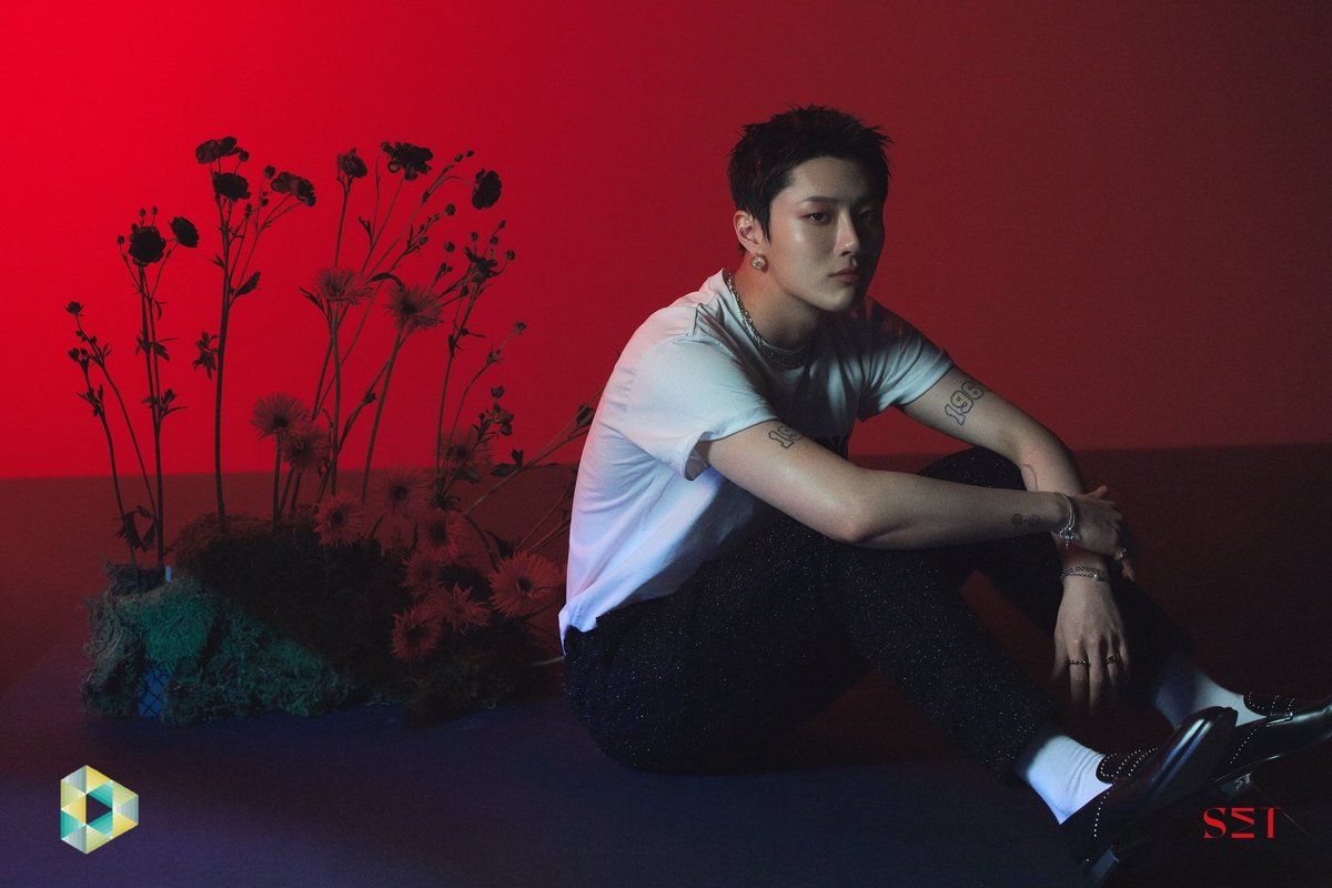 CLSDiverseMedia's tweet photo. JUDAS(즈다스) 

Single Album [SET] 

CONCEPT PHOTO #4-1 

2021. 03. 29
Coming Soon 

#JUDAS #즈다스 #SΣT
#FEEL_LIKE #20210329_Release https://t.co/XNOIc8MboR