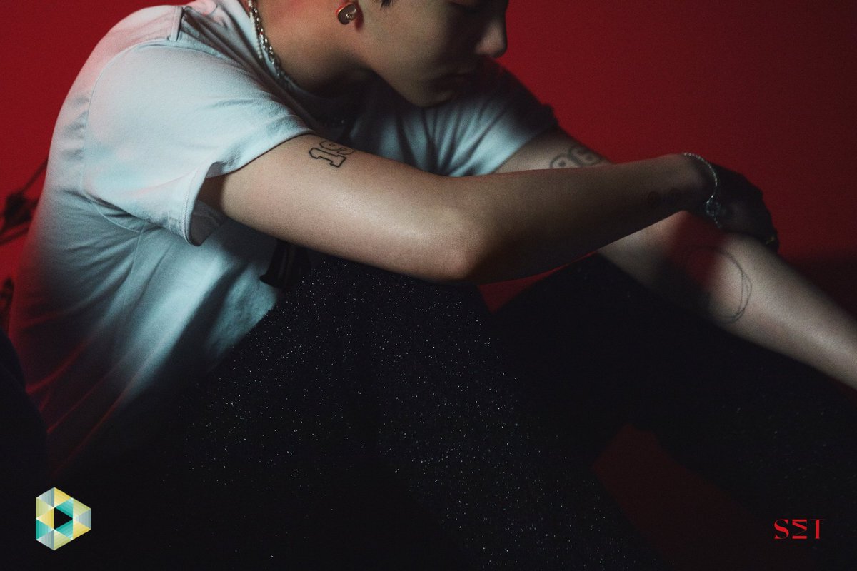 CLSDiverseMedia's tweet photo. JUDAS(즈다스) 

Single Album [SET] 

CONCEPT PHOTO #4-1 

2021. 03. 29
Coming Soon 

#JUDAS #즈다스 #SΣT
#FEEL_LIKE #20210329_Release https://t.co/XNOIc8MboR