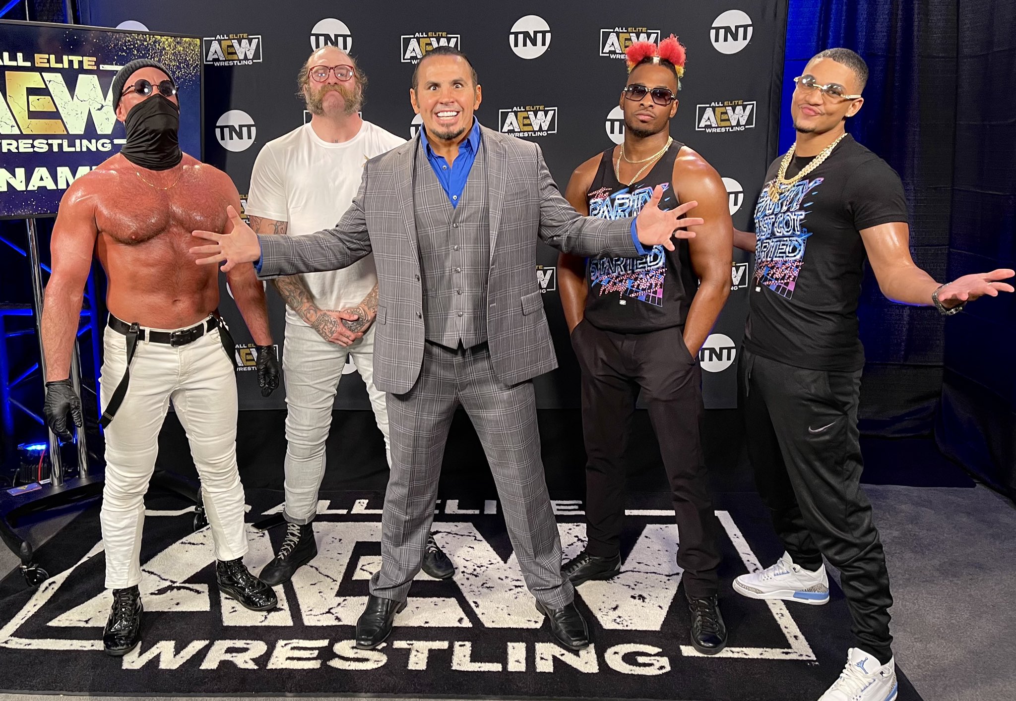 Hardy sigue haciendo de las suyas en AEW Dynamite.