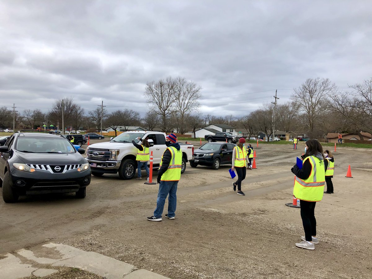 During today’s (March 24) COVID vaccination clinic at the fairgrounds, 4,092 doses were administered. It was the largest clinic to date! Huge shout-out to the approximately 400 volunteers and staff from various agencies who worked! #DGKS❤ <a href="/LDCHEALTH/">Lawrence-Douglas County Public Health</a> <a href="/lmhorg/">LMH Health</a> <a href="/dgcoem/">Douglas Co. EM</a> <a href="/KUPharmacy/">KU Pharmacy</a>