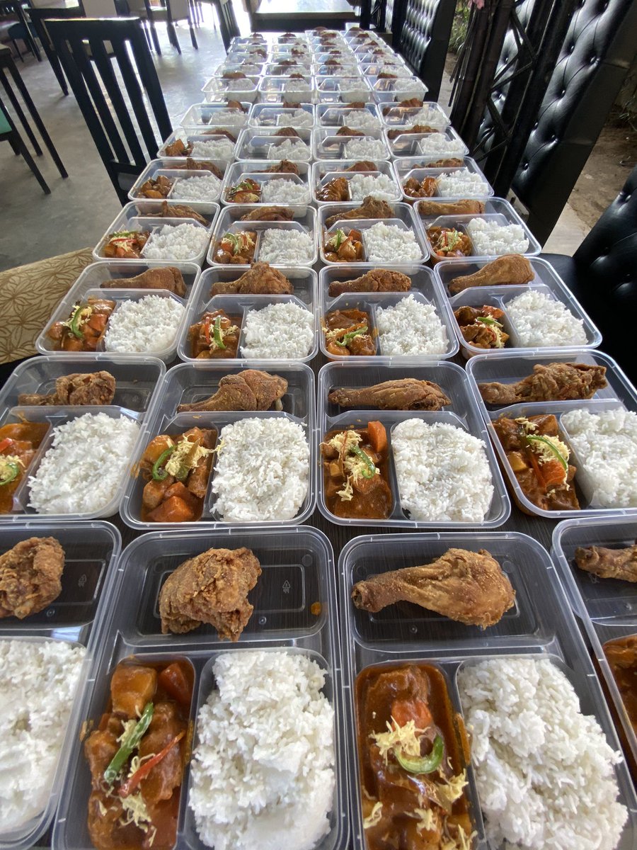 maeeedizon's tweet photo. Free Chicken and Pork Kaldereta!! ❤️
#MCGIFeedingProgram #MCGICares https://t.co/l6cnpso7jf