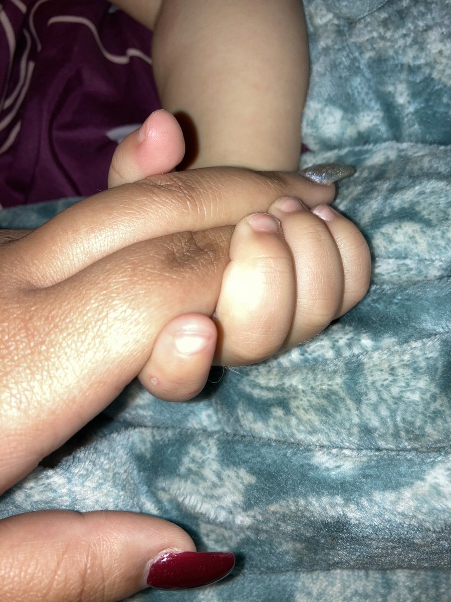 lisix__'s tweet photo. You guys please help me and my little one with some money , we are really out here having a hard time, we get ahead something comes up just please help by rt or sending some donations please if anyone does cashapp cause my bank account is - again :/ https://t.co/nbEjStZAgs https://t.co/oJBwIm6wXu