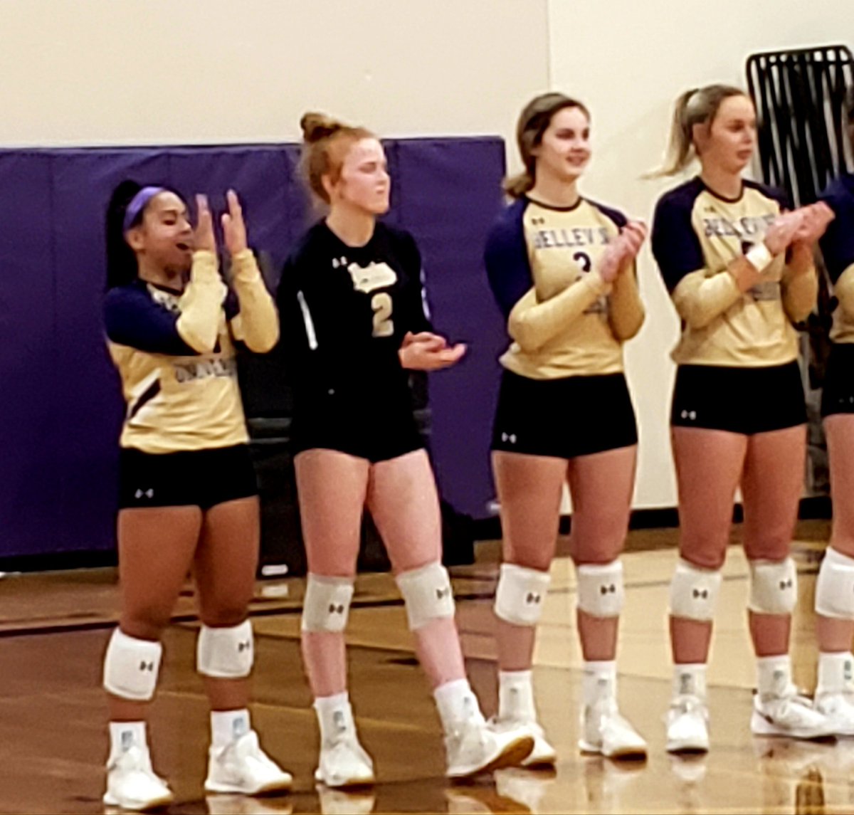 PlatteviewVB's tweet photo. Loved watching @annajkoehler play tonight!
❤🏐💙🏐💜
#AlwaysATrojan https://t.co/tLtvLVm65W