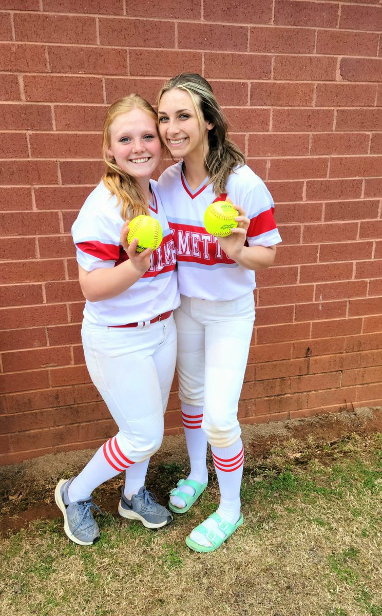 PalmettoSoftba1's tweet photo. First of many for these two @joesiefinley and Summer Crist #gettingitdone #weightback ππͺπ https://t.co/Yxm6xrW5Kw