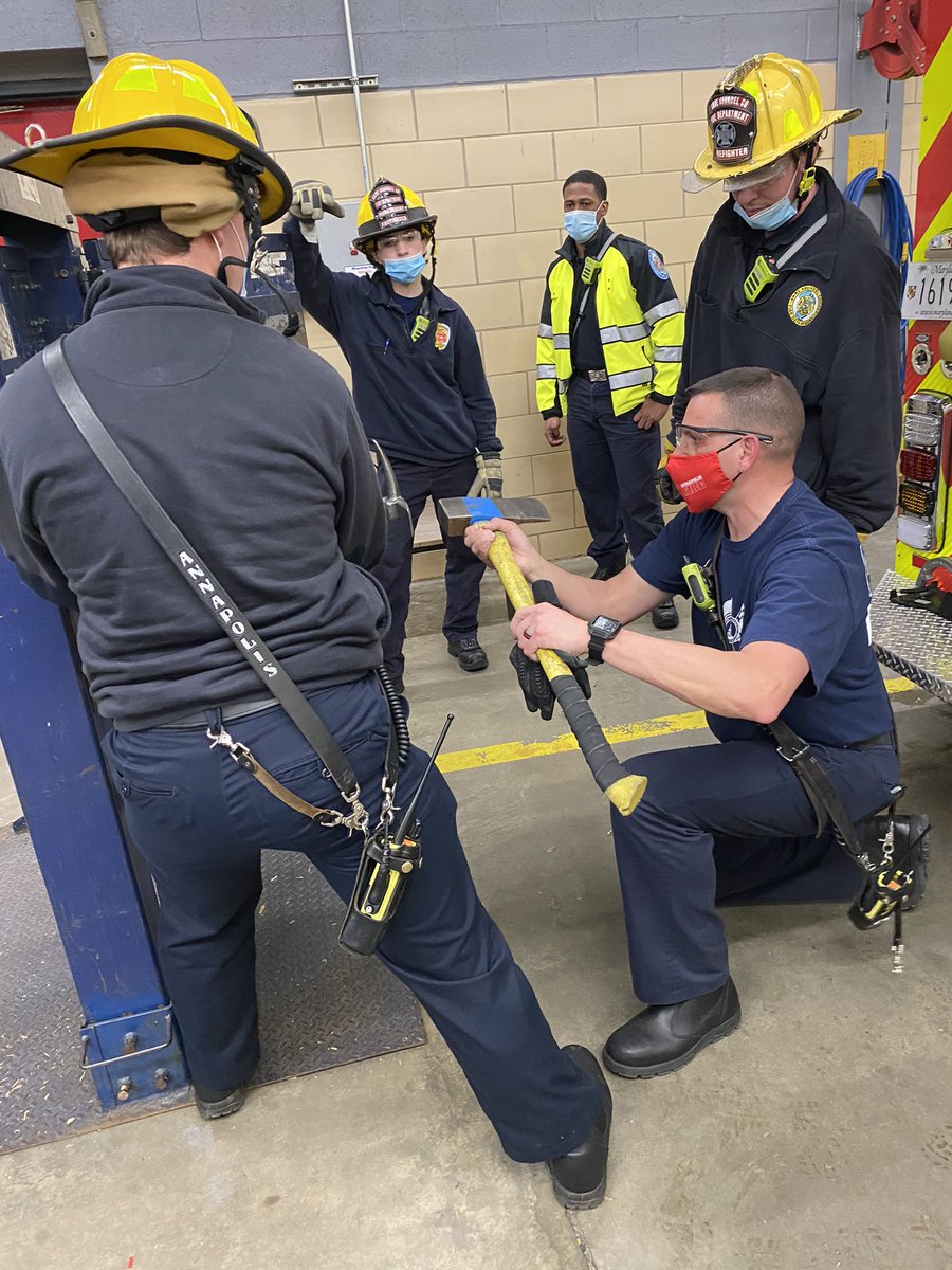 RalphASuppa's tweet photo. Great joint training with @annapolisfiredept  thanks #teamworkmakesthedreamwork  #40aleadstheway #repsgetresults https://t.co/JpRNQdg4Zb
