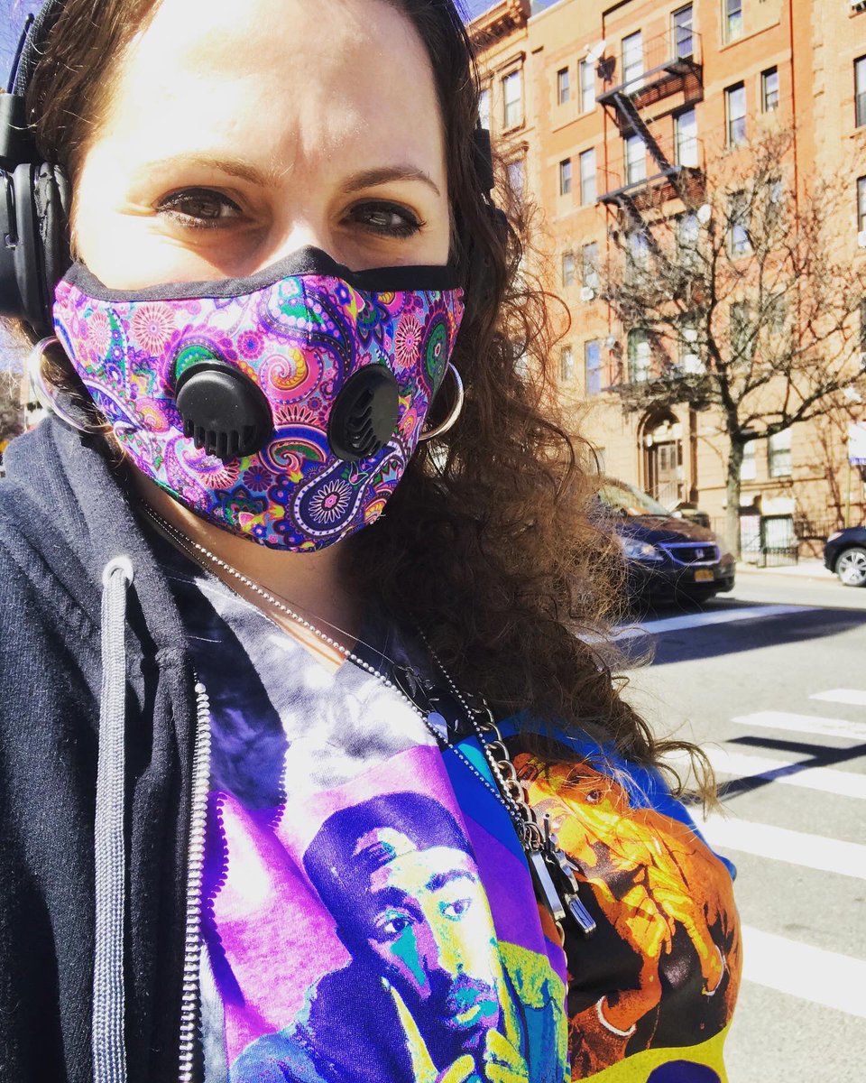 RosannaWright's tweet photo. 'Spring On Sugar Hill NYC' - RoseJW 🌹💚💫
Soul's Message: "Joyful Moments."
#ireciprocate #life #happy #liberal #springtime #sugarhill #moments #2Pac #internationalwomensmonth #upperwestside #nyc #truesouls #staysafe #boots #bang #subwaysystem #unique #rose #creative #natural https://t.co/ZjCwbEU0Jf