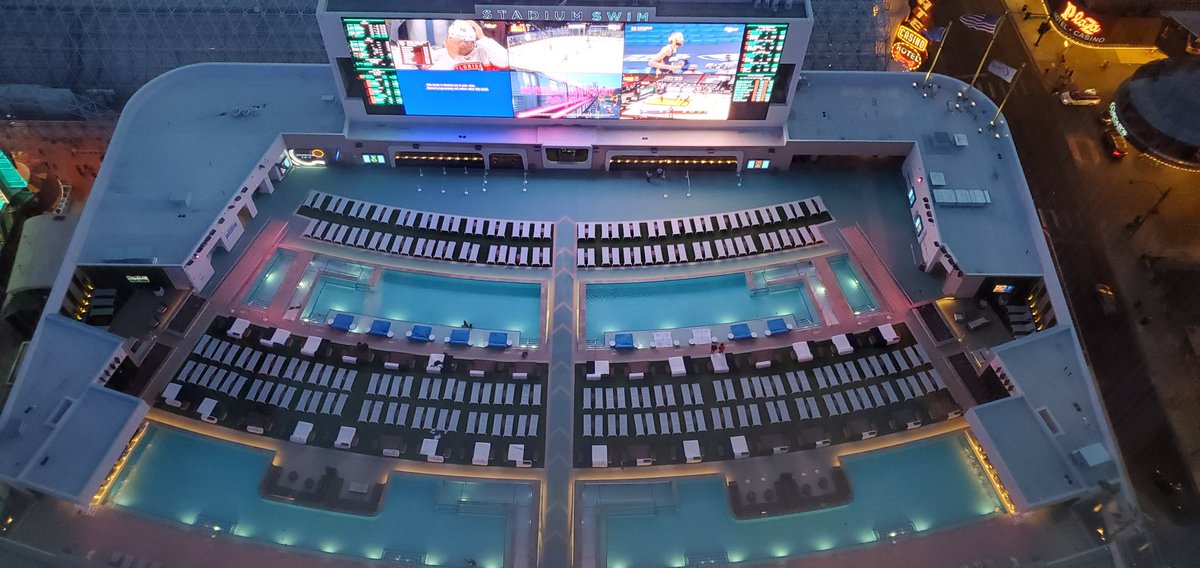 S1320pr's tweet photo. In Vegas for the #SpringFlingMillion, decided to stay at @CircaLasVegas to try something new and it's closer to @LVMSStrip. If your a sports person this is the place to be eating a burger as you look over @CircaSports. The pool area is sweet looking from the room! #backtothetrack https://t.co/bZbPN45WCj