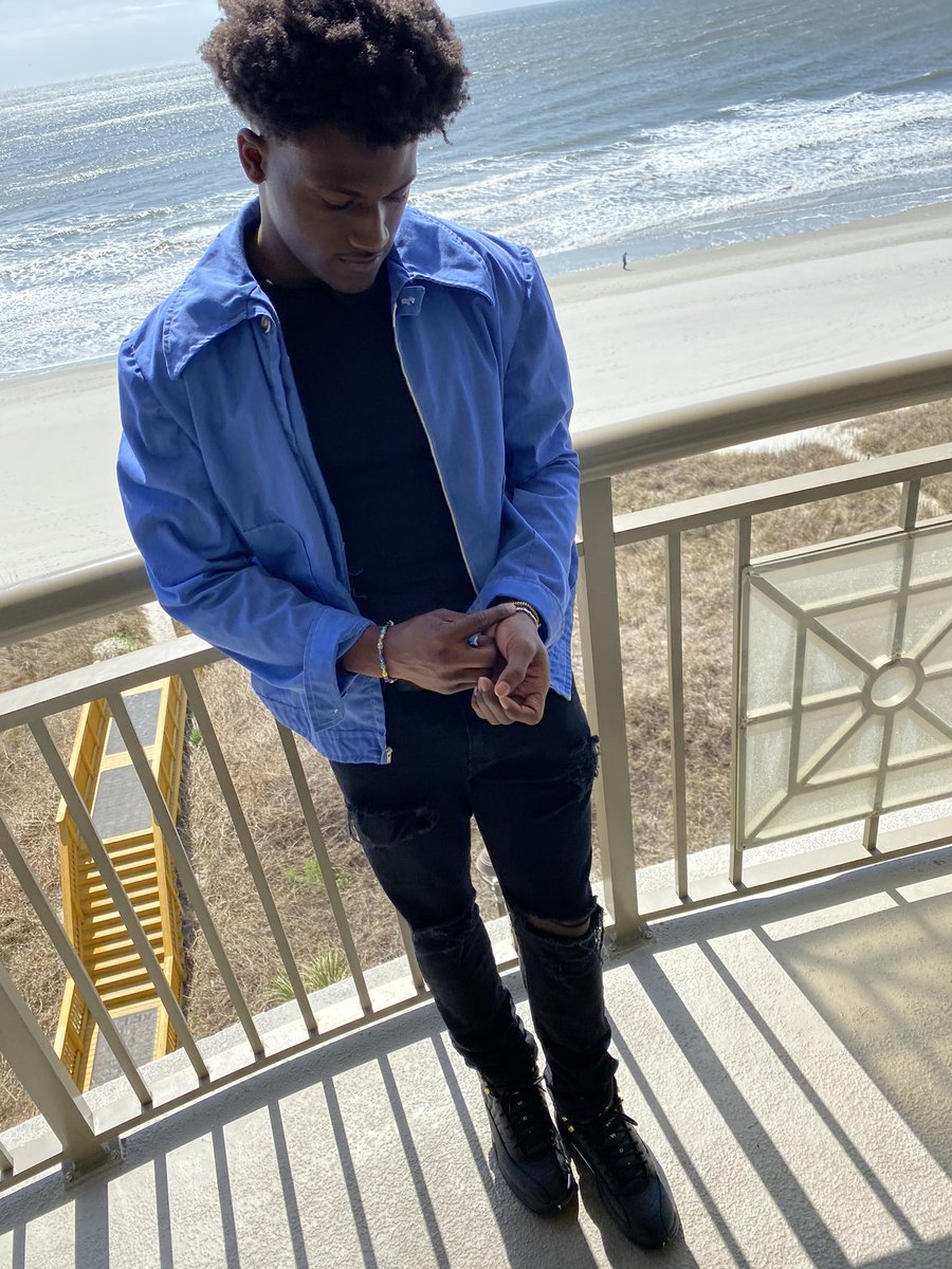 B_HUGHLEY28's tweet photo. 🌊🏝 https://t.co/RDCAoHUFSr