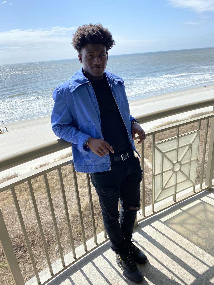 B_HUGHLEY28's tweet photo. 🌊🏝 https://t.co/RDCAoHUFSr