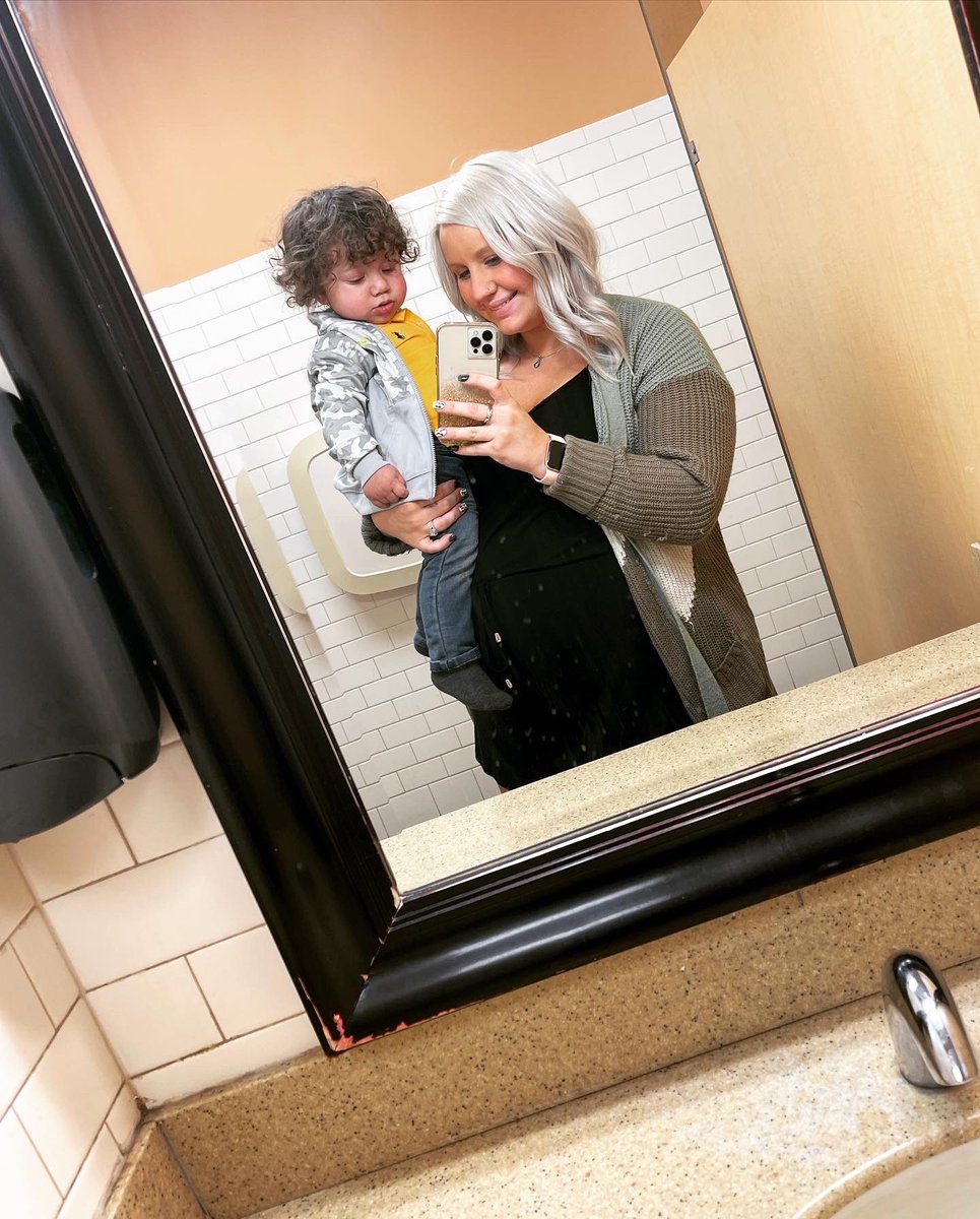 MorgsBaby34's tweet photo. 36 weeks down and 4 more to go!🧡 I’ll take another week then I’d be okay with Kreed making his arrival but we know I can’t be that lucky.😅 https://t.co/6HBrNYTcEw