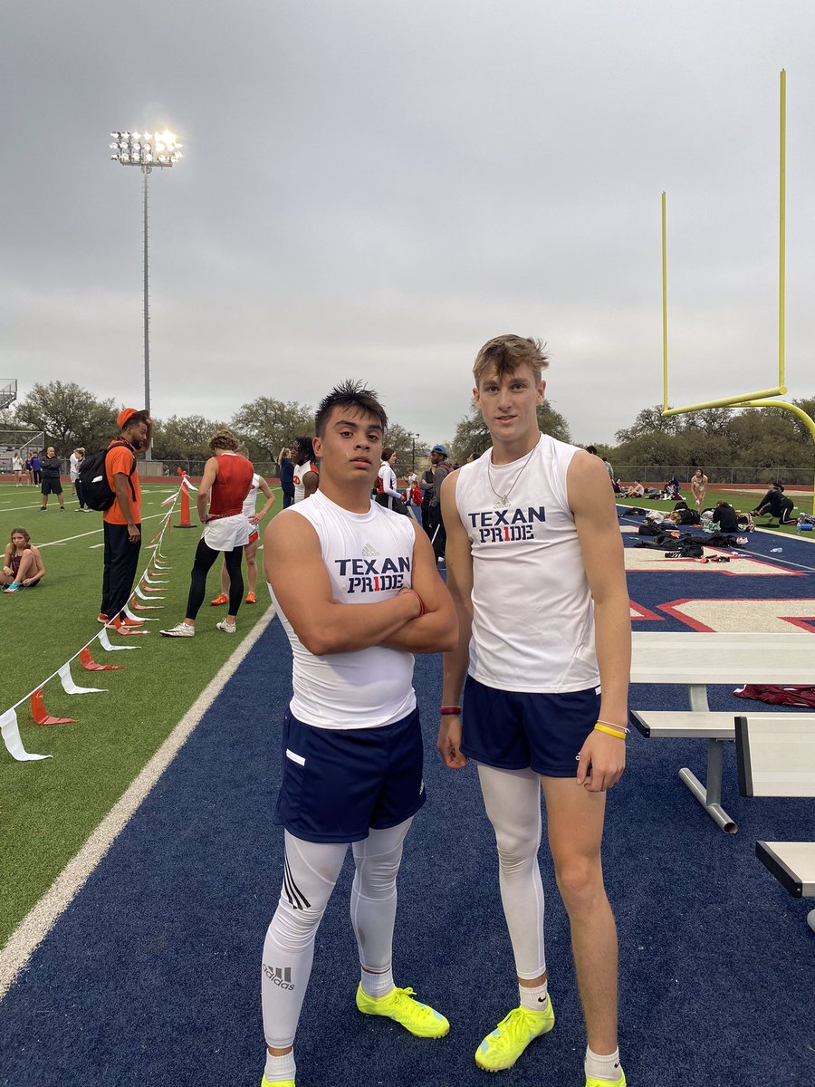 #HurdleCrew! PRs and Medals! #TexanPride <a href="/CBMARSH9/">Christian Marshall</a> <a href="/loganbrookshier/">Logan</a>