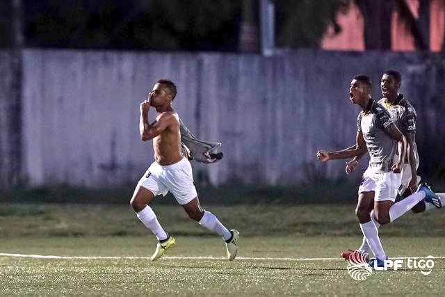 bfpanama's tweet photo. 🔥¡Fecha N°7 LPF!🙋🏻♂️🇵🇦👇🏼
▪@UDUniversitario 1-1 @alianzafc
▪@veraguas_cd 3-3 @ArabeUnido_
▪@sportingsmfc 1-3 @CAIPanama
▪@ClubDepEsteFC 2-1 @herrerafc_
📸: @LPFpanama
#bfpanama #lanuevaera #apertura2021 #uduali #verdau #spocai #cdeher https://t.co/fKK4bOjjxk