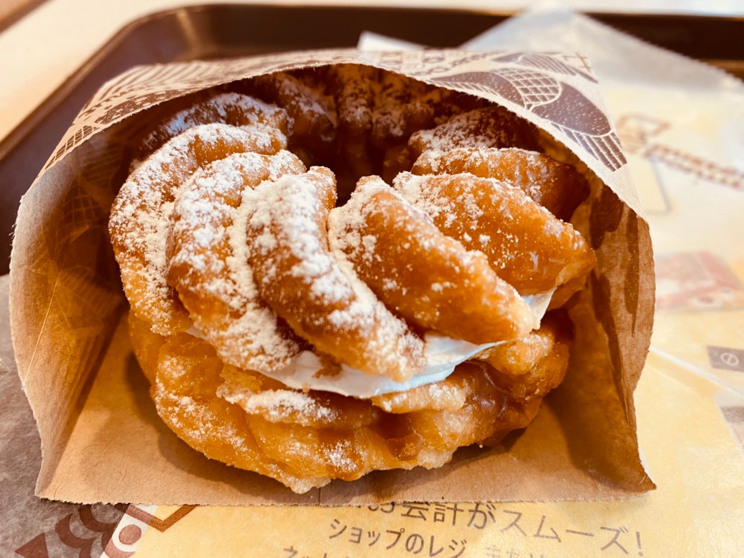 ミルフィーユ ミスドのメープルエンゼルフレンチ チョコじゃなくメープルになったエンゼルフレンチ 香りも相まって余計甘くなったように感じる 甘いもの好きとしては嬉しい商品 ミスド メープルエンゼルフレンチ スイーツ好きな人と繋がりたい T ミルフィーユ ミスドのメープルエンゼルフレンチ チョコじゃなくメープルになったエンゼルフレンチ 香りも相まって余計甘くなったように感じる 甘いもの好きとしては嬉しい商品 ミスド メープルエンゼルフレンチ スイーツ好きな人と繋がりたい T