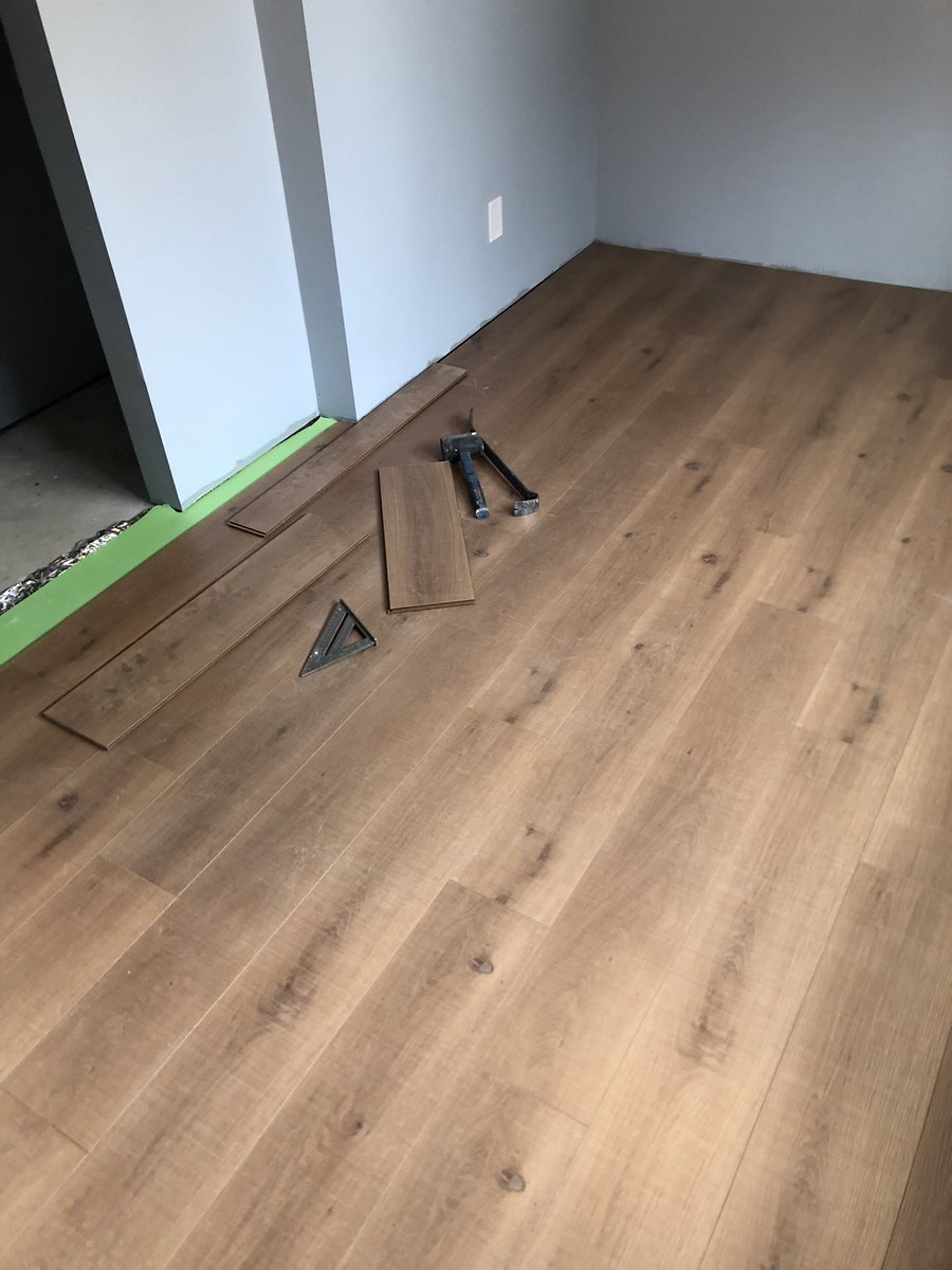 TH4_S4NDM4N's tweet photo. Built this today!
#hardwood
#easy
#looksnice
#hardwork
#backtothegroove
And gaming in the evening!!!
#twitch
#xbox
#vancouverbc https://t.co/6ShsPtqEQB