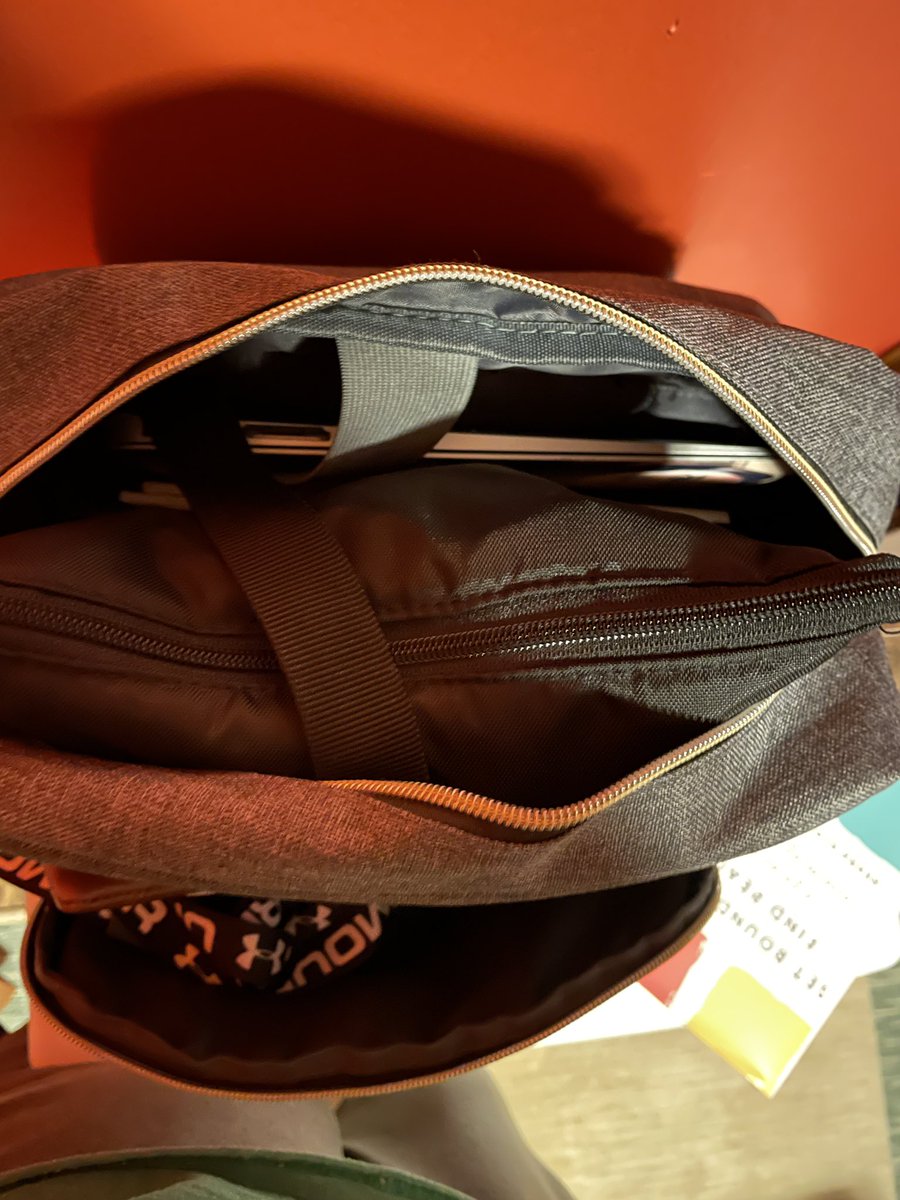 kmcooley's tweet photo. #WhatsInMyBackpack
Transplant meds ✅
Laptop ✅
Wallet/Keys lanyard ✅
#TornadoSeason #MSWX https://t.co/GSlCAwqpff