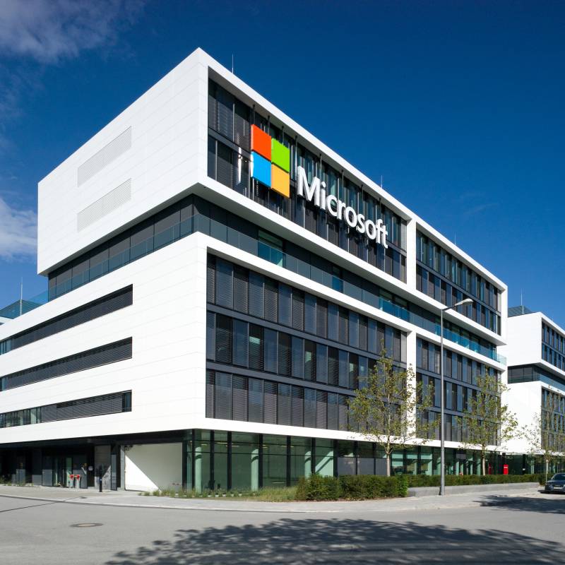 LocatingPros's tweet image. With the recent talks about #Microsoft acquiring #Discord,

We want to highlight some of Microsoft's beautiful and efficient campuses across the globe. As a tech giant, they have the funds to create some amazing offices that house some of the top minds in the world.
