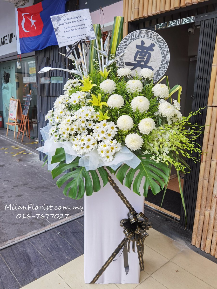 MilanFlorist's tweet photo. https://t.co/rYhtDgLImb

#往生花圈 #白事花圈 #白事花牌 #花环
#DeepestSympathies #Wreath #Condolences #十字架花圈 #十字花圈

#米兰花屋
https://t.co/q6X8D3fVWD
#MountAustinFlorist #JB花店 #AustinFlorist #JohorFlorist #JohorBahruFlorist #JBFlorist #AustinHeight #新山花店 #柔佛新山 https://t.co/QjqMq2hUVu