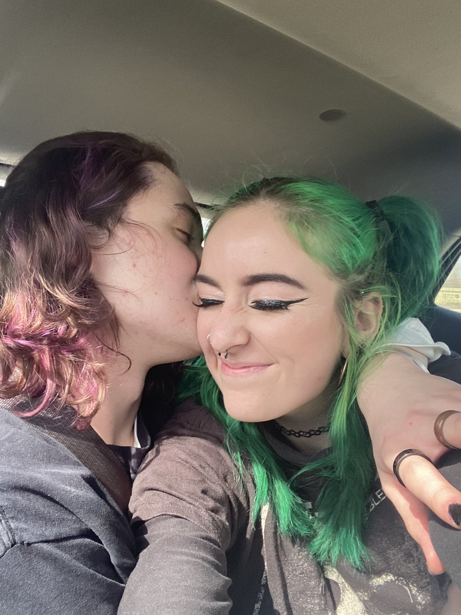 devilishmady's tweet photo. miss u 💚💜🖤 https://t.co/a5X0IOO80i