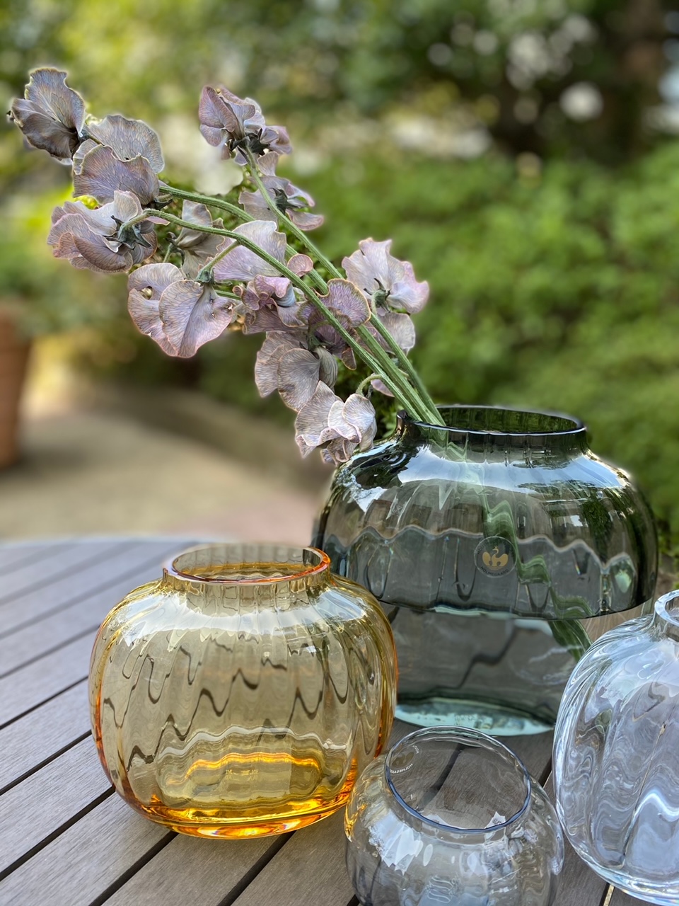 In Touch Style Design 一番小さいアイテムはキャンドルホルダーですが 茎を短くして一輪挿しにしても素敵です フラワーベース 花瓶 一輪挿し デスク周り インテリア雑貨 花のある暮らし セレクトショップ Holmegaard Vace Flower Candle