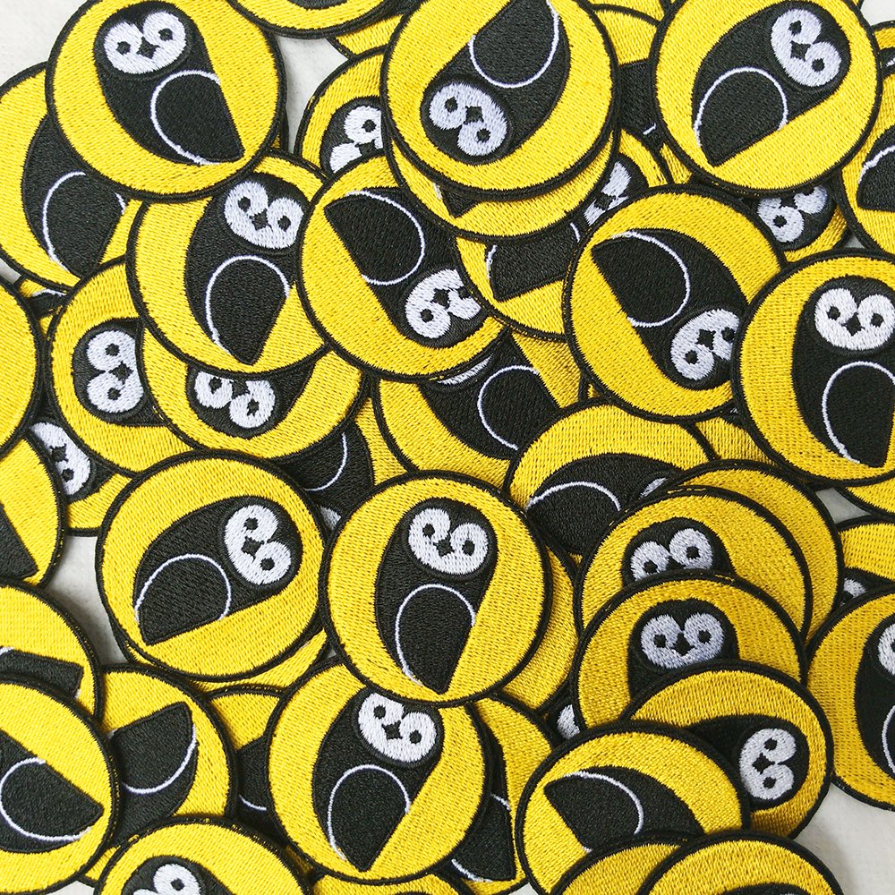 owl2323's tweet photo. 【新商品のお知らせ】（また）刺繍ワッペンを作りました。サイズは41ミリ、アイロンで接着することができます。併せてディレイラーワッペンを10%引きで販売させていただきますのでご一緒にいかがでしょうか。よろしくおねがいします☺️ #owlwallet #myog #刺繍ワッペン https://t.co/Y0dfgZ0cVY