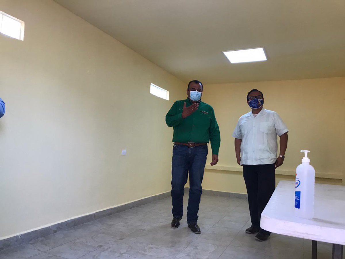 licoquintanilla's tweet photo. ¡Concluimos un día muy productivo y cumpliendo compromisos!
Entregamos a la congregación de la Iglesia San José de la #VillaDeProgreso dos salones anexos.
¡Vamos a regresar con aires acondicionados! Trabajando con todo el corazón, seguimos dando buenos resultados.
#NoParamos https://t.co/tolfJlI6Xz