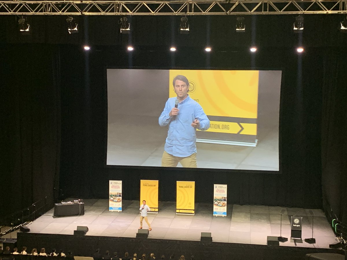 xela_k's tweet photo. I got to meet @jimmyrees today!! Along with thousands of his ‘grown up’ fans. Loved hearing your story today! #atCHPSthisweek https://t.co/rxHZdeJ2BG