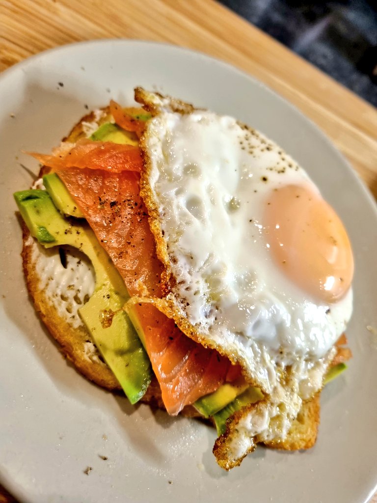 TheLarxa's tweet photo. Can't stop making sammiches 🤤 https://t.co/NDUUKDyggQ