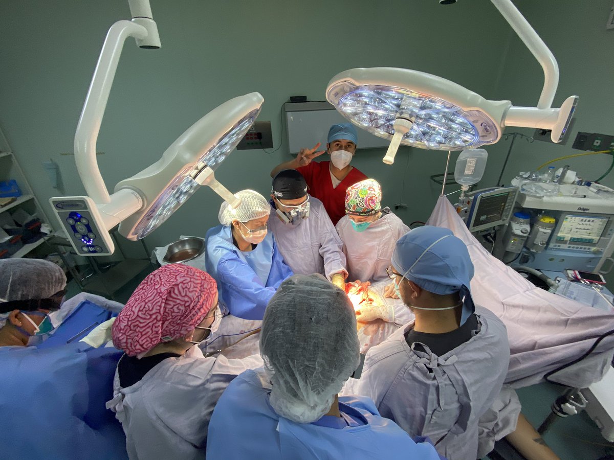 DrYisvanthPP's tweet image. #teamwork #OpenApproach #Surgery #VentralHernia #componentseparations #Equipo #AbordajeAbierto #Cirugía #HerniaVentral #HerniaCompleja #separacióndecomponentes @drhdezlinares @herniacompleja @YeshuaYoseph @ACSInterntl @Some4SurgeryIT1 @Me4Education @iq_me4 @Cirbosque @me4_so
