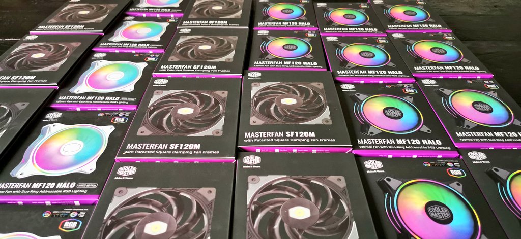 DikshaNanduri's tweet photo. Le printemps est là ! 🌼
Et à défaut de pouvoir prendre l'air en ce moment...
Merci à @coolermasterfr qui nous soutiendra encore tout au long de cette année 💜
#CMsquad @CoolerMaster https://t.co/AaKMJtyEdj